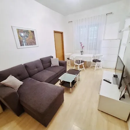 Ory Near The Center With Free Parking *